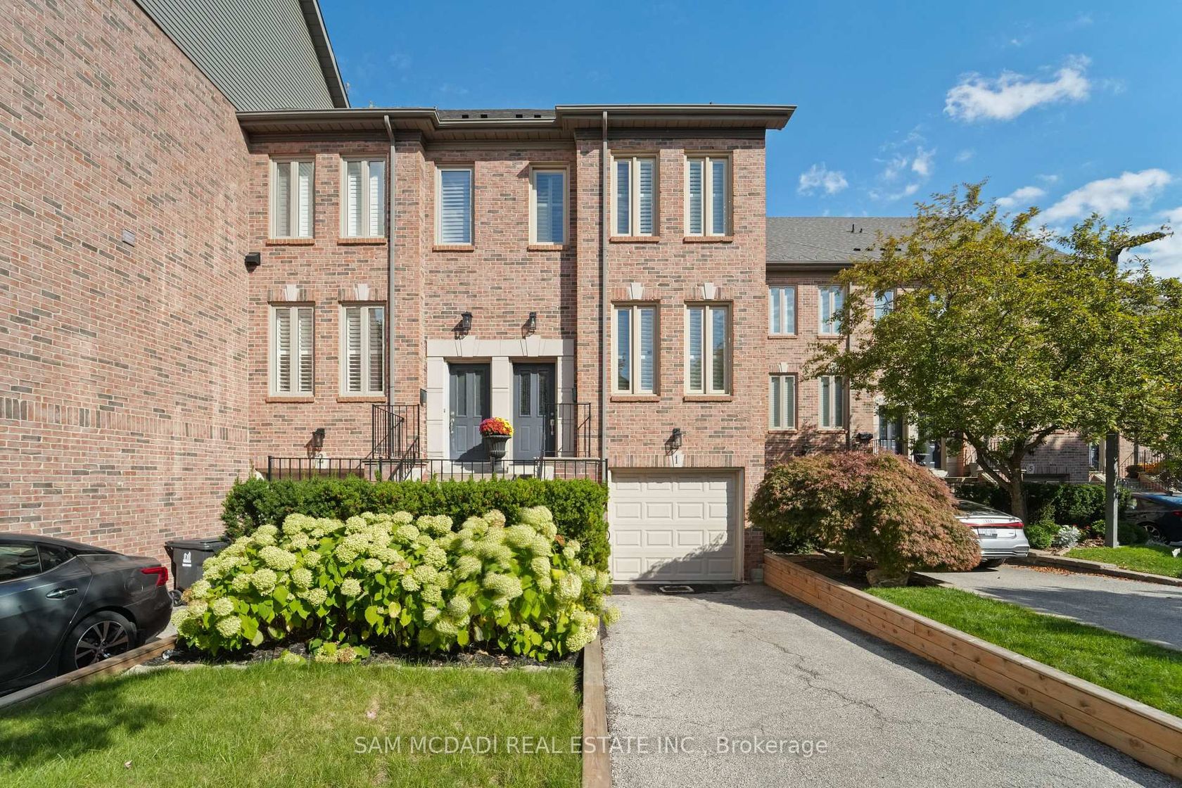 1 - 195 Grand Avenue, Queensway, Toronto 