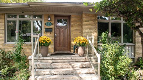 Photo 3 at 84 North Heights Road, Rosethorn, Toronto