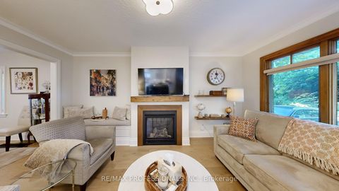 Photo 5 at 84 North Heights Road, Rosethorn, Toronto