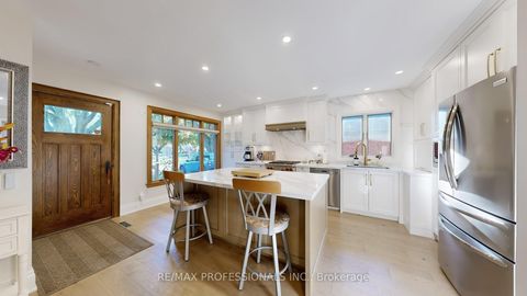 Photo 7 at 84 North Heights Road, Rosethorn, Toronto
