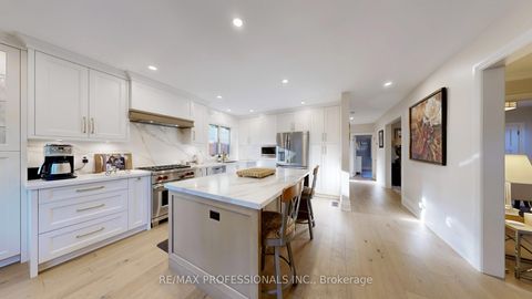 Photo 9 at 84 North Heights Road, Rosethorn, Toronto