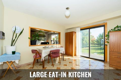 Photo 6 at 15 Morbank Drive, Steeles, Toronto
