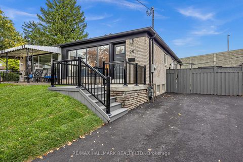 Photo 1 at 28 Huddleston Court, Birchmount, Toronto
