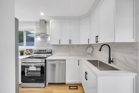 Photo 12 at 28 Huddleston Court, Birchmount, Toronto