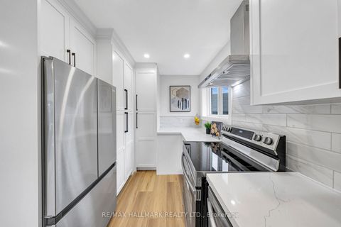 Photo 14 at 28 Huddleston Court, Birchmount, Toronto