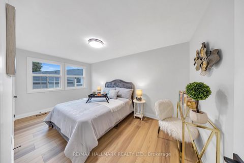 Photo 18 at 28 Huddleston Court, Birchmount, Toronto