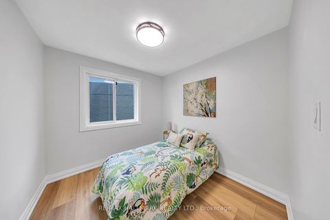 Photo 21 at 28 Huddleston Court, Birchmount, Toronto