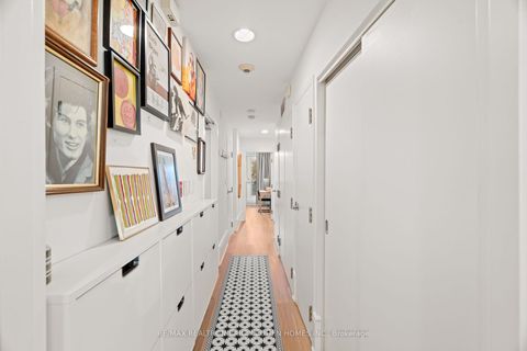 Photo 1 at 201 - 336 Davenport Road, Annex, Toronto