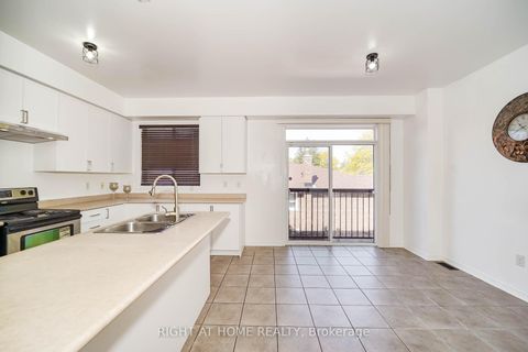 Photo 7 at 48 Curran Hall Crescent, Morningside, Toronto