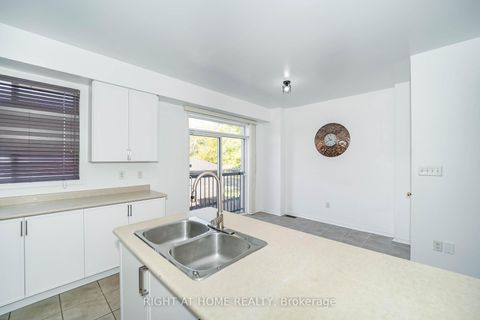 Photo 10 at 48 Curran Hall Crescent, Morningside, Toronto