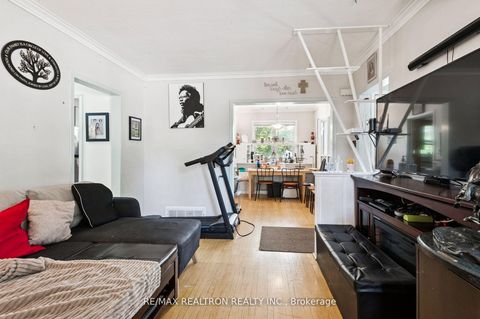 Photo 7 at 4423 Lawrence Avenue, West Hill, Toronto