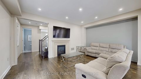 Photo 11 at 193 Cranbrook Crescent, Kleinburg, Vaughan