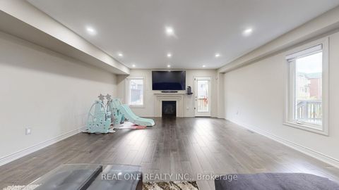 Photo 20 at 193 Cranbrook Crescent, Kleinburg, Vaughan