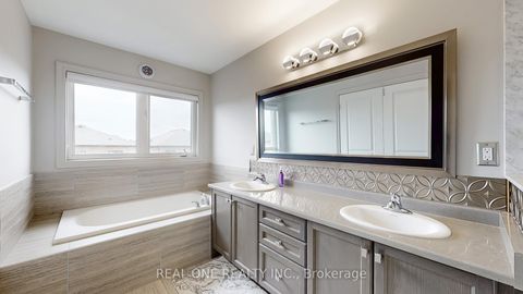 Photo 32 at 193 Cranbrook Crescent, Kleinburg, Vaughan