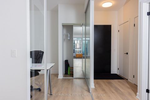 Photo 2 at 1807 - 117 Broadway Avenue, Mount Pleasant West, Toronto