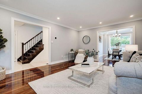 Photo 6 at 108 Collingsbrook Boulevard, L'Amoreaux, Toronto