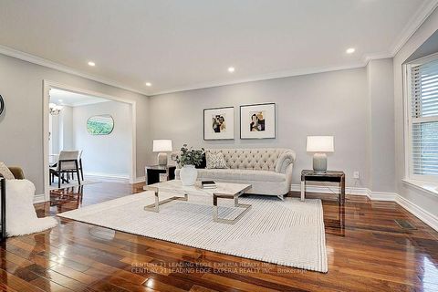 Photo 7 at 108 Collingsbrook Boulevard, L'Amoreaux, Toronto