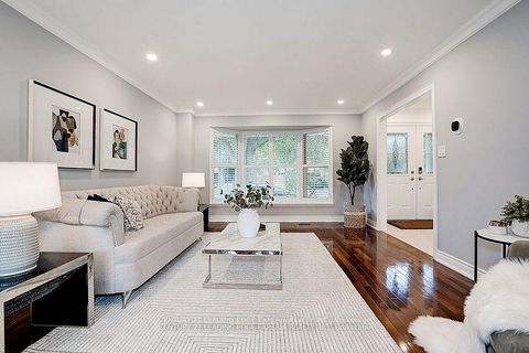 Photo 9 at 108 Collingsbrook Boulevard, L'Amoreaux, Toronto