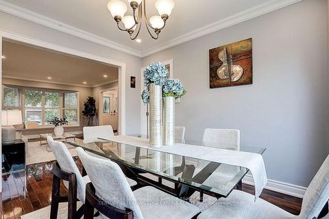 Photo 15 at 108 Collingsbrook Boulevard, L'Amoreaux, Toronto