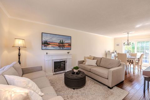 Photo 2 at 136 Oren Boulevard, Sunnidale, Barrie Photo 2 at 136 Oren Boulevard, Sunnidale, Barrie