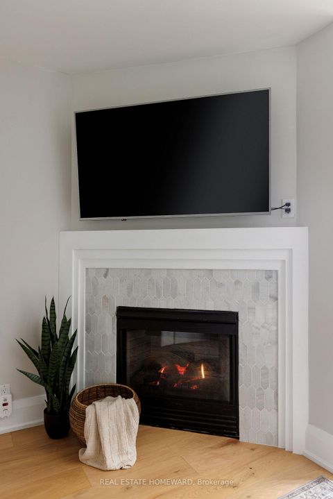 Photo 9 at 403 Scarborough Road, Danforth, Toronto