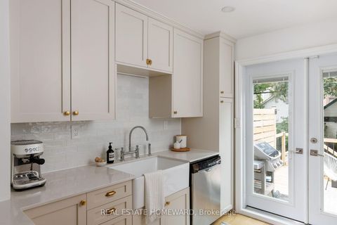 Photo 15 at 403 Scarborough Road, Danforth, Toronto