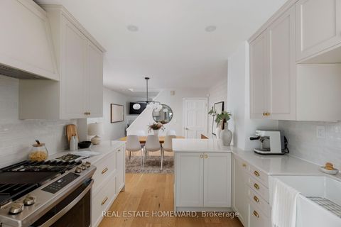 Photo 17 at 403 Scarborough Road, Danforth, Toronto
