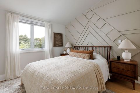 Photo 21 at 403 Scarborough Road, Danforth, Toronto