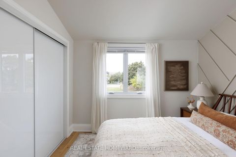 Photo 22 at 403 Scarborough Road, Danforth, Toronto