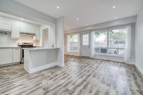 Photo 6 at 72 Elsa Vine Way, Bayview Village, Toronto
