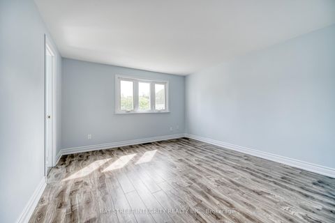 Photo 15 at 72 Elsa Vine Way, Bayview Village, Toronto