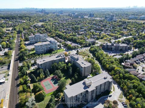 Photo 1 at 619 - 326 Major Mackenzie Drive E, Crosby, Richmond Hill