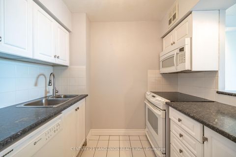 Photo 5 at 619 - 326 Major Mackenzie Drive E, Crosby, Richmond Hill