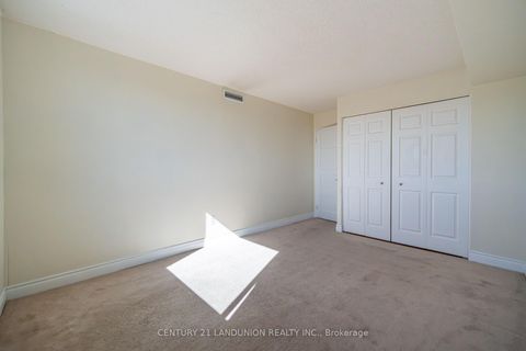 Photo 18 at 619 - 326 Major Mackenzie Drive E, Crosby, Richmond Hill