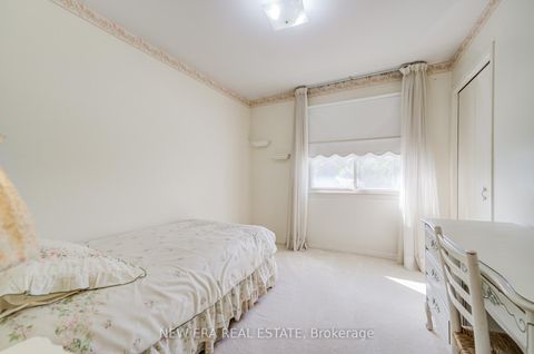 Photo 22 at 5 Burnhamill Place, West Deane, Toronto
