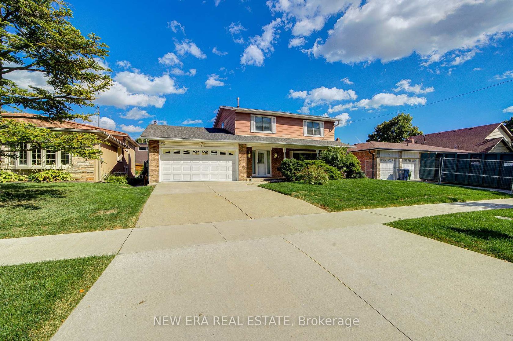 5 Burnhamill Place, West Deane, Toronto by Alessia Polo 5 Burnhamill Place, West Deane, Toronto