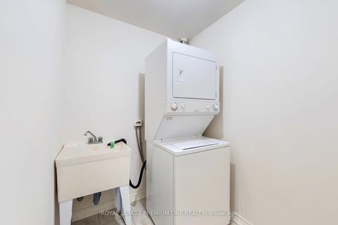 Photo 27 at 606 - 9235 Jane Street, Maple, Vaughan