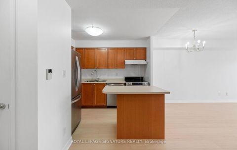 Photo 13 at 1508 - 3880 Duke Of York Boulevard, City Centre, Mississauga