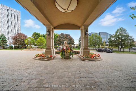Photo 2 at 714 - 9225 Jane Street, Maple, Vaughan