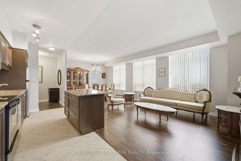 Photo 8 at 714 - 9225 Jane Street, Maple, Vaughan