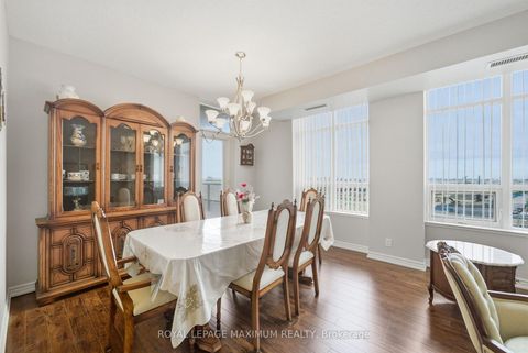 Photo 13 at 714 - 9225 Jane Street, Maple, Vaughan