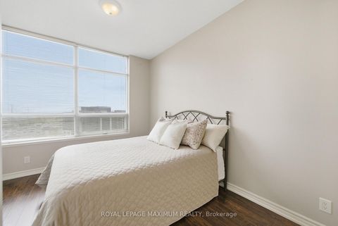 Photo 14 at 714 - 9225 Jane Street, Maple, Vaughan
