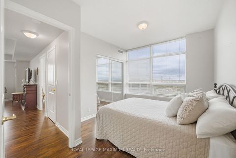 Photo 15 at 714 - 9225 Jane Street, Maple, Vaughan