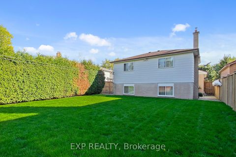 Photo 2 at 42 Linwood Avenue, Sullivan, Toronto