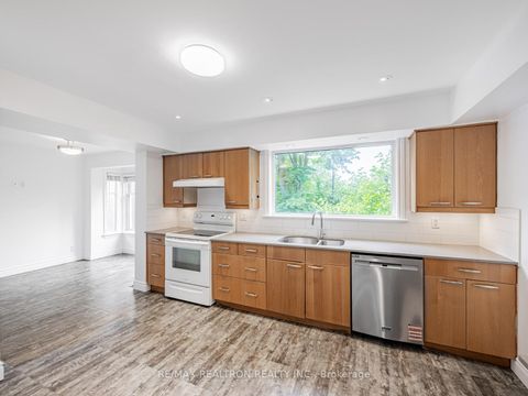 Photo 4 at 252 Ellis Avenue, Swansea, Toronto