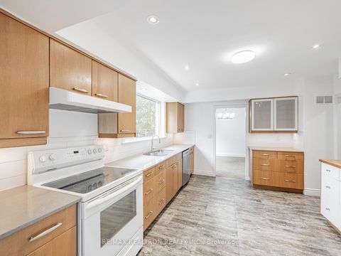 Photo 5 at 252 Ellis Avenue, Swansea, Toronto