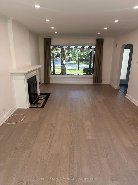 Photo 10 at 252 Ellis Avenue, Swansea, Toronto