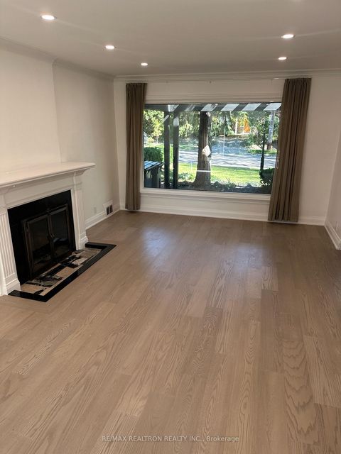 Photo 13 at 252 Ellis Avenue, Swansea, Toronto