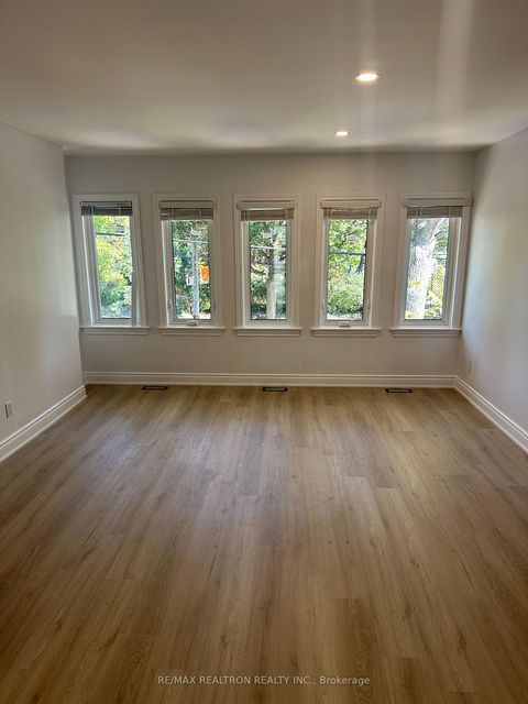 Photo 16 at 252 Ellis Avenue, Swansea, Toronto
