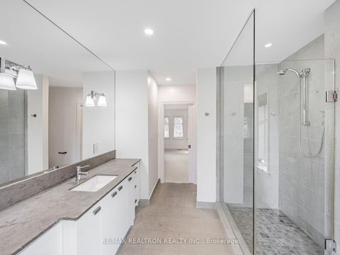 Photo 19 at 252 Ellis Avenue, Swansea, Toronto